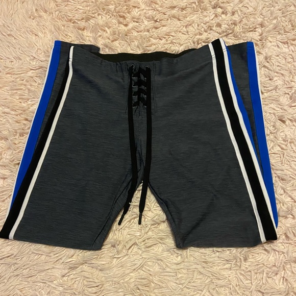 VS PINK RARE ULTIMATE Medium Lace Up Leggings - Picture 2 of 6